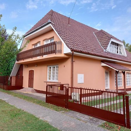 Villa Retro Ház Szántód Esterno foto